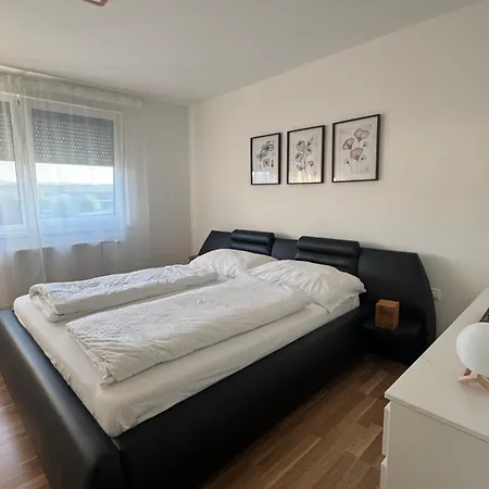 Daheim, In Der Ferne Appartamento